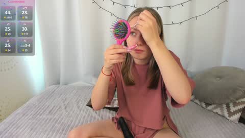 Sabrina  online show from 01-16-25, 08:22