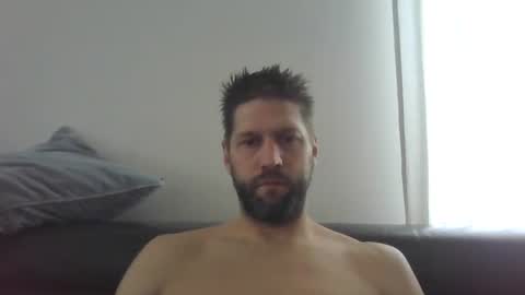 Snapshot of bubblebee1982 chatting on 10-10-25, 09:41 bubblebee1982 online show from 10-10-25, 09:41