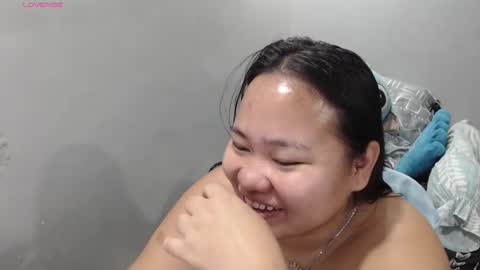 Snapshot of bubblebuttpinay chatting on 10-11-25, 12:21 Sunshine online show from 10-11-25, 12:21