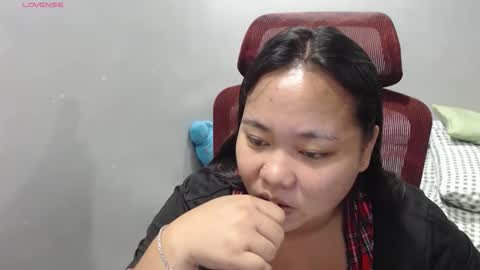 Snapshot of bubblebuttpinay chatting on 12-20-25, 03:57 Sunshine online show from 12-20-25, 03:57