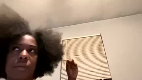 Snapshot of bubblezthedoll chatting on 03-02-26, 05:08 Bubblez the Doll online show from 03-02-26, 05:08