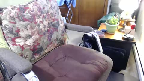 Slim online show from 12-28-24, 05:03