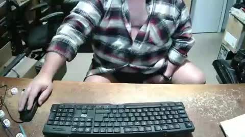 Snapshot of bucku2 chatting on 11-29-25, 01:36 Bucku2 online show from 11-29-25, 01:36