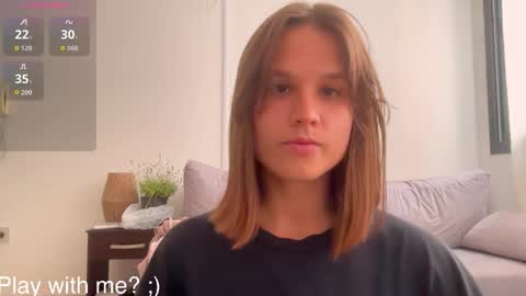 Snapshot of buckwheat_queen chatting on 10-24-25, 06:26 Mira online show from 10-24-25, 06:26