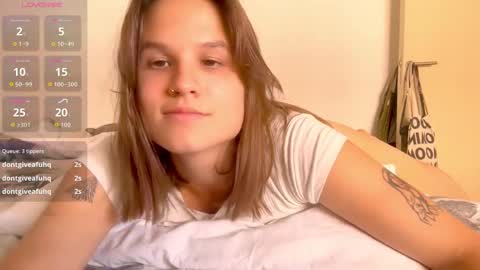 Snapshot of buckwheat_queen chatting on 11-15-25, 06:26 Mira online show from 11-15-25, 06:26