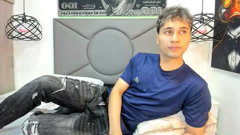 Snapshot of buddy_whitte chatting on 11-08-25, 11:43 Buddy Whitte online show from 11-08-25, 11:43