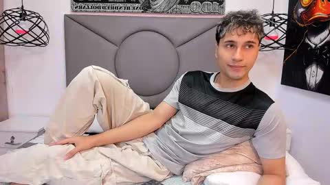 Snapshot of buddy_whitte chatting on 11-10-25, 11:42 Buddy Whitte online show from 11-10-25, 11:42