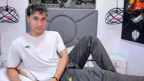 Snapshot of buddy_whitte chatting on 11-12-25, 11:54 Buddy Whitte online show from 11-12-25, 11:54