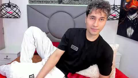 Snapshot of buddy_whitte chatting on 11-25-25, 12:27 Buddy Whitte online show from 11-25-25, 12:27