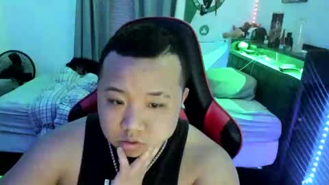 Snapshot of buffsexyman24 chatting on 02-22-25, 01:33 buffsexyman24 online show from 02-22-25, 01:33