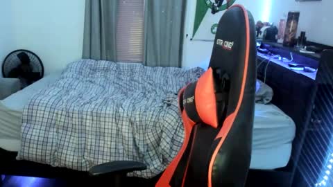 Snapshot of buffsexyman24 chatting on 02-25-25, 11:33 buffsexyman24 online show from 02-25-25, 11:33