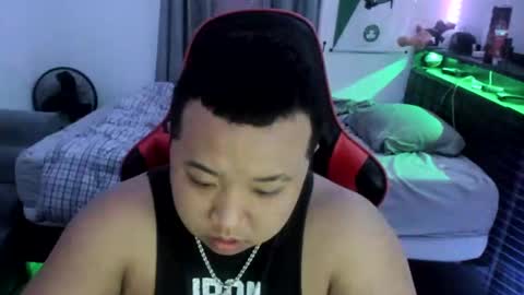 Snapshot of buffsexyman24 chatting on 03-09-25, 03:43 buffsexyman24 online show from 03-09-25, 03:43