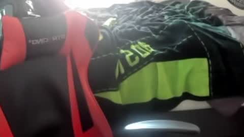 Snapshot of buffsexyman24 chatting on 01-13-26, 04:01 buffsexyman24 online show from 01-13-26, 04:01