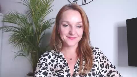 Snapshot of buffyextasy chatting on 10-28-25, 07:49 Buffy online show from 10-28-25, 07:49