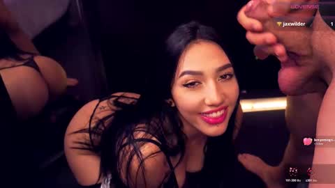 Snapshot of bull_vixen2001 chatting on 11-08-25, 11:36 Bunny and The Rock online show from 11-08-25, 11:36