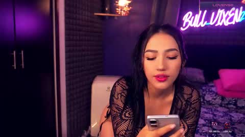 Snapshot of bull_vixen2001 chatting on 11-16-25, 09:48 Bunny and The Rock online show from 11-16-25, 09:48