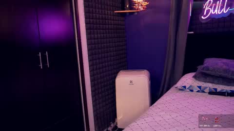 Snapshot of bull_vixen2001 chatting on 11-29-25, 11:08 Bunny and The Rock online show from 11-29-25, 11:08