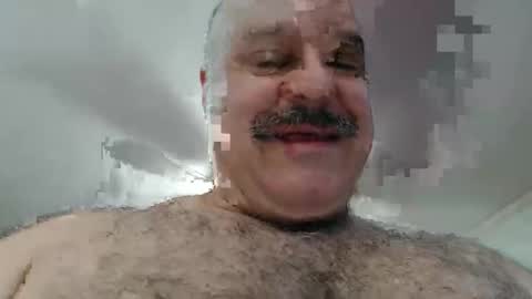 Snapshot of bullmusclejoe chatting on 11-07-25, 11:38 BullMuscleJoe online show from 11-07-25, 11:38