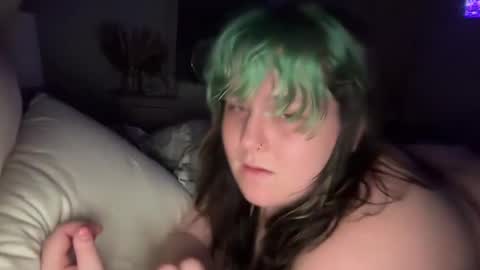 bumblebeebuzzer online show from 02-17-25, 08:19