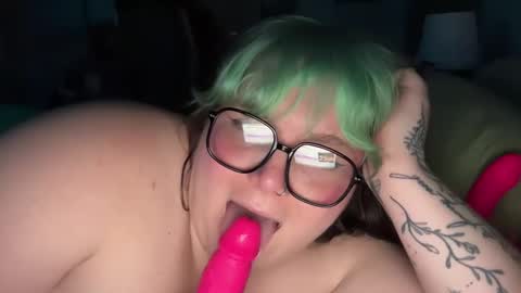 bumblebeebuzzer online show from 02-19-25, 07:06