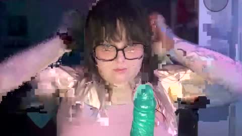 Snapshot of bumblebeebuzzer chatting on 03-11-25, 02:54 bumblebeebuzzer online show from 03-11-25, 02:54