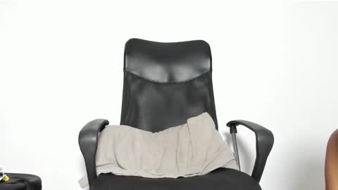     online show from 12-14-25, 10:47