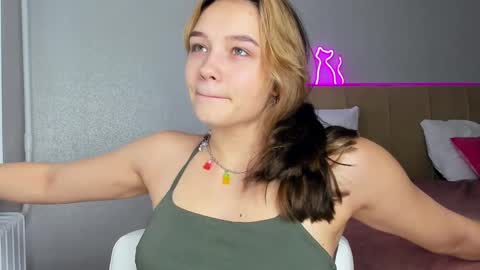 Snapshot of bunny_bonny chatting on 03-02-25, 12:22 Alice online show from 03-02-25, 12:22