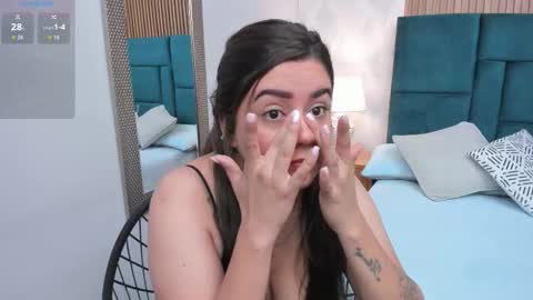 Snapshot of bunny_boobs__ chatting on 10-22-25, 01:50 Alisson Beckett online show from 10-22-25, 01:50