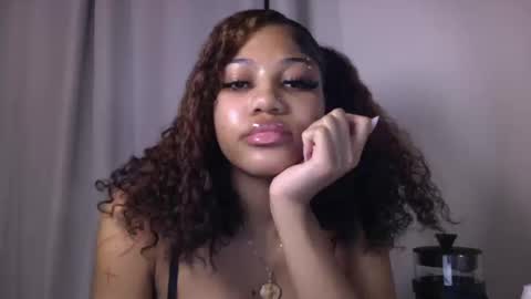 Snapshot of bunnybarbi3 chatting on 10-17-25, 02:37 bunnybarbi3 online show from 10-17-25, 02:37