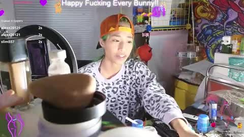 Snapshot of bunnycheekz chatting on 01-27-25, 05:03 Tokki bunny online show from 01-27-25, 05:03