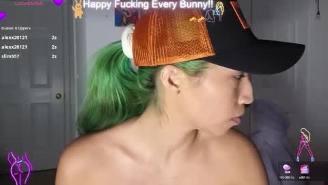 Snapshot of bunnycheekz chatting on 01-28-25, 05:11 Tokki bunny online show from 01-28-25, 05:11