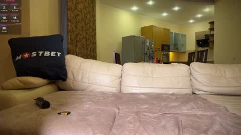 Snapshot of bunnyclide chatting on 01-31-25, 01:56 Bonny and Clide Help us by thumbs up online show from 01-31-25, 01:56