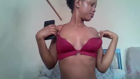 Snapshot of bunnydiva_ chatting on 10-15-25, 01:28 bunnydiva_ online show from 10-15-25, 01:28