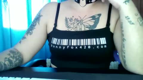 Snapshot of bunnyfox420 chatting on 09-26-25, 01:26 bunnyfox420 online show from 09-26-25, 01:26