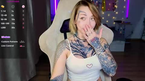 bunnykelly online show from 10-23-25, 06:39