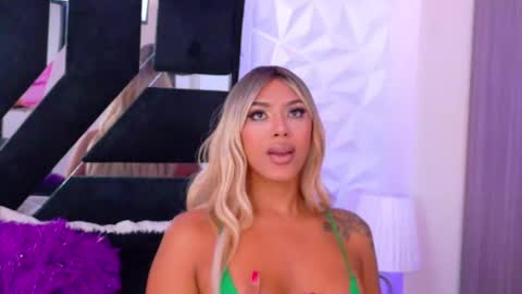 Snapshot of bunnynicolle chatting on 01-09-25, 04:39 ONLYFANS online show from 01-09-25, 04:39