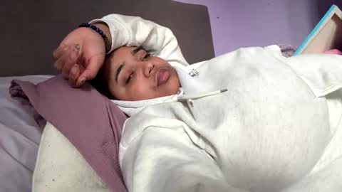 Snapshot of bunnyslittlecum chatting on 11-21-25, 11:25 Bunnygirl Onyx online show from 11-21-25, 11:25