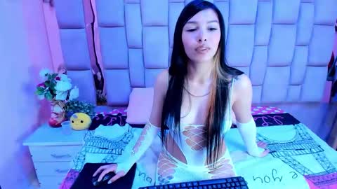 burbuja pink  online show from 12-02-25, 03:56