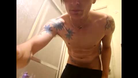 Snapshot of burntbuns710 chatting on 01-01-25, 03:02 LostSingledad online show from 01-01-25, 03:02