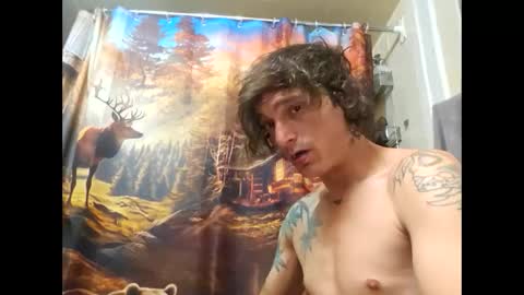 Snapshot of burntbuns710 chatting on 09-21-25, 09:00 LostSingledad online show from 09-21-25, 09:00