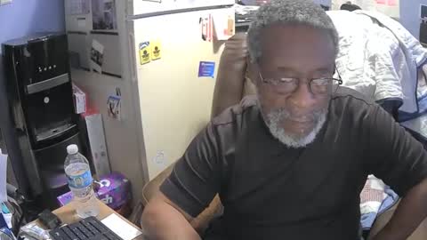 Snapshot of bushhunter23 chatting on 01-09-25, 01:29 bushhunter23 online show from 01-09-25, 01:29