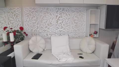 Maggie online show from 09-20-25, 01:01