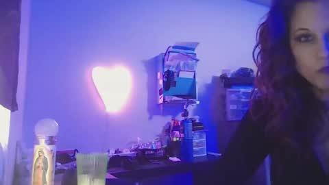 busybee83 online show from 01-08-26, 10:06