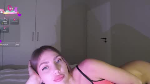 Lauren online show from 11-19-25, 06:08