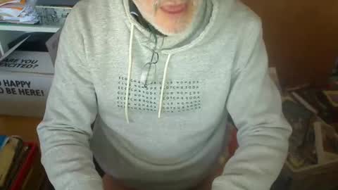 Snapshot of buttlover1111 chatting on 11-13-25, 12:15 Buttlover2233 online show from 11-13-25, 12:15