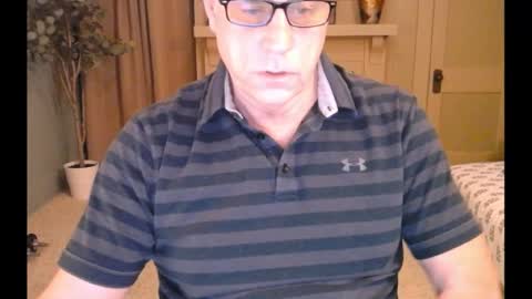 Snapshot of buttnakedfun954737 chatting on 02-14-25, 10:07 Miles online show from 02-14-25, 10:07