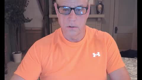 Snapshot of buttnakedfun954737 chatting on 03-04-25, 09:40 Miles online show from 03-04-25, 09:40