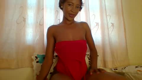 Snapshot of buttter_cup chatting on 10-01-25, 06:30 Claudia online show from 10-01-25, 06:30