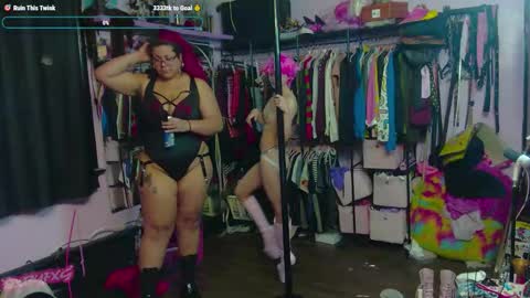 Snapshot of bxbyfxgaa chatting on 11-07-25, 04:01 BxBYFxG online show from 11-07-25, 04:01