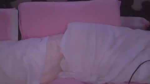 Snapshot of byel0ves chatting on 09-18-25, 04:14 angel online show from 09-18-25, 04:14